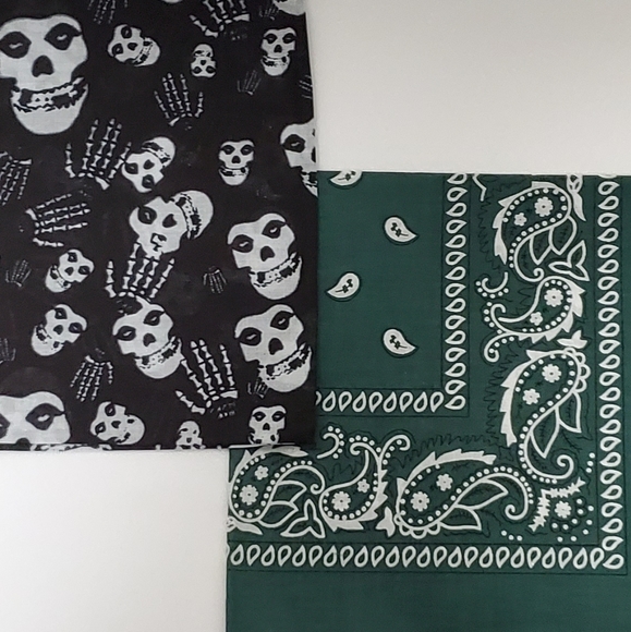 Other - Misfits Skull Punk Bandana &
Green Bandana Set